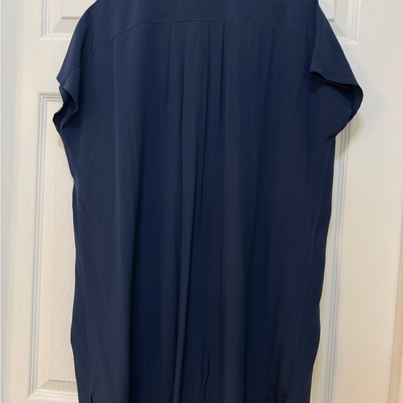 Vince Elegant Navy V-Neck Women's Top - Picture 10 of 13
